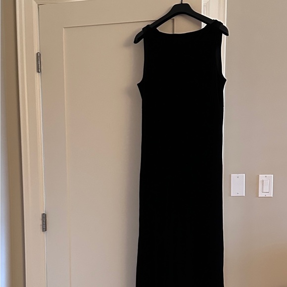 Black Velvet vintage evening gown by Gloria Vanderbilt - Picture 8 of 9